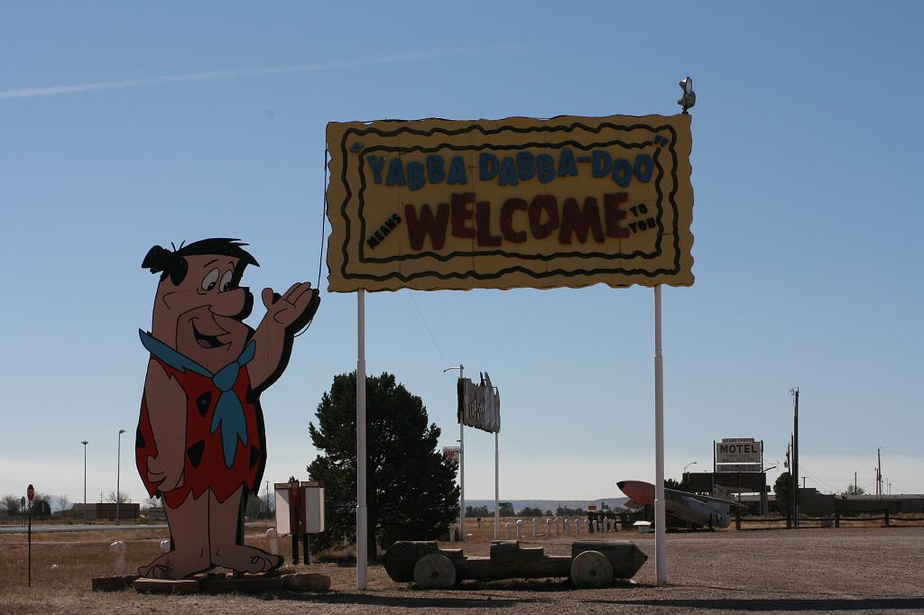 20081026 Grand Canyon 021.jpg - Bedrock City - Fred welcomes us